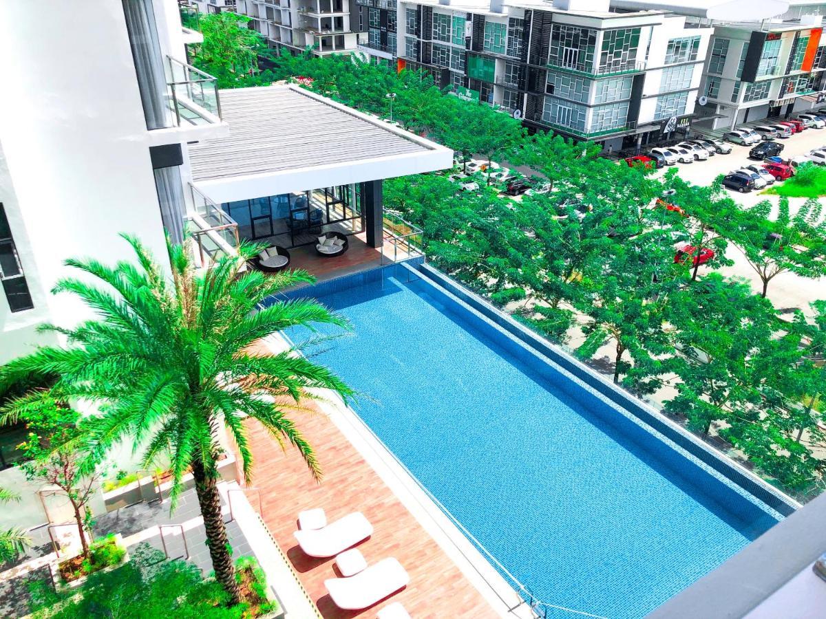 Cat City Mediterranean Theme City&Pool View Homestay 貓城地中海主題城市泳池風景民宿 Kuching Exterior photo